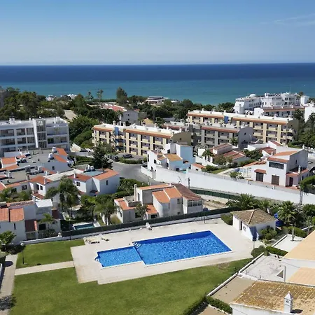 Feriehus #375 Spacious Townhouse With Pool, Bbq & Parking