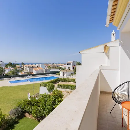 #375 Spacious Townhouse With Pool, Bbq & Parking Сasa de vacaciones *