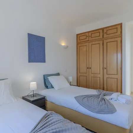 Feriehus #375 Spacious Townhouse With Pool, Bbq & Parking Albufeira