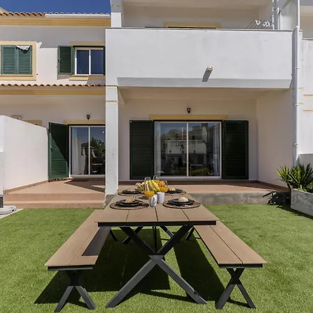 Сasa de vacaciones #375 Spacious Townhouse With Pool, Bbq & Parking