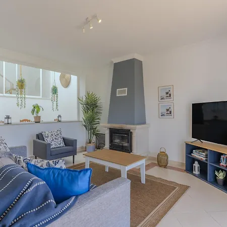 #375 Spacious Townhouse With Pool, Bbq & Parking Feriehus Albufeira
