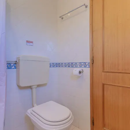 #375 Spacious Townhouse With Pool, Bbq & Parking Feriehus Albufeira