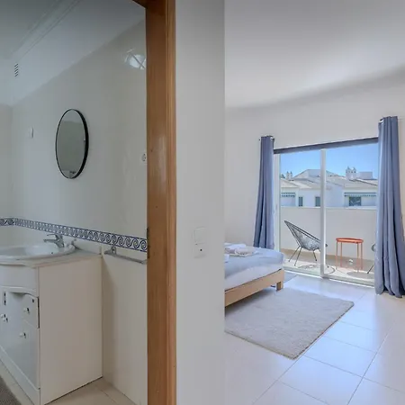 #375 Spacious Townhouse With Pool, Bbq & Parking *