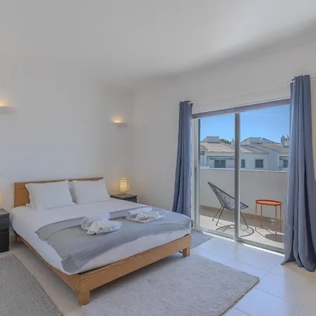 Feriehus #375 Spacious Townhouse With Pool, Bbq & Parking Albufeira