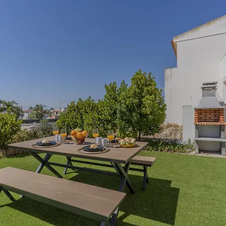 Сasa de vacaciones #375 Spacious Townhouse With Pool, Bbq & Parking