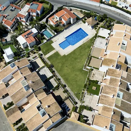 #375 Spacious Townhouse With Pool, Bbq & Parking Сasa de vacaciones